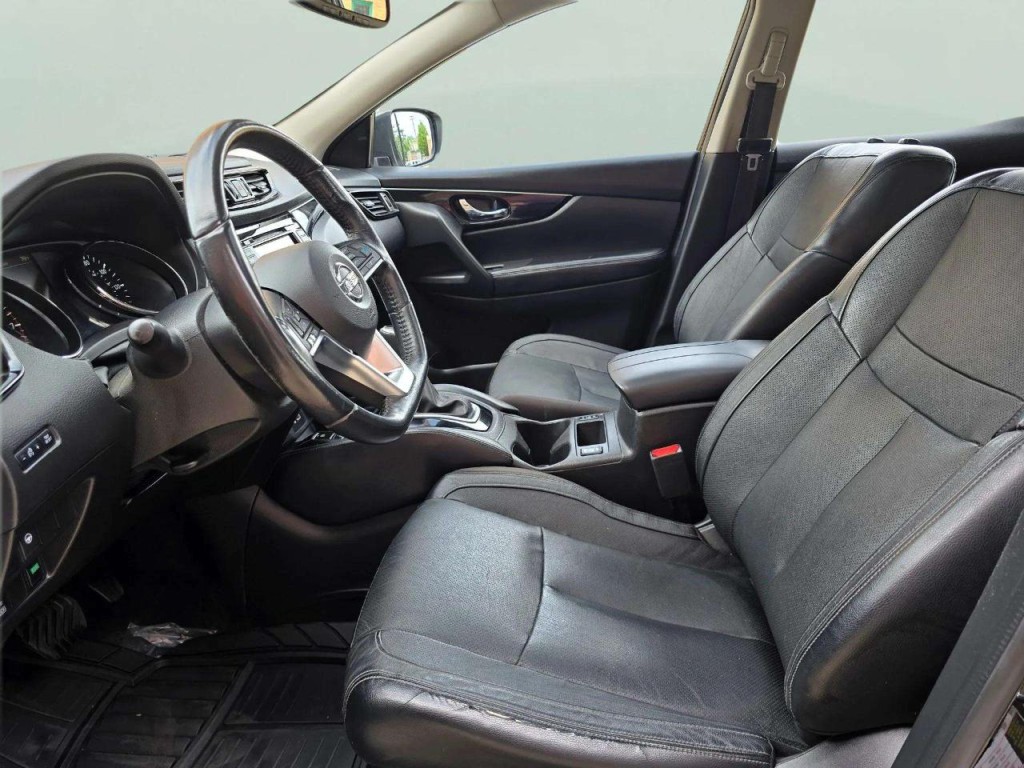 2019 Nissan Rogue Image 11