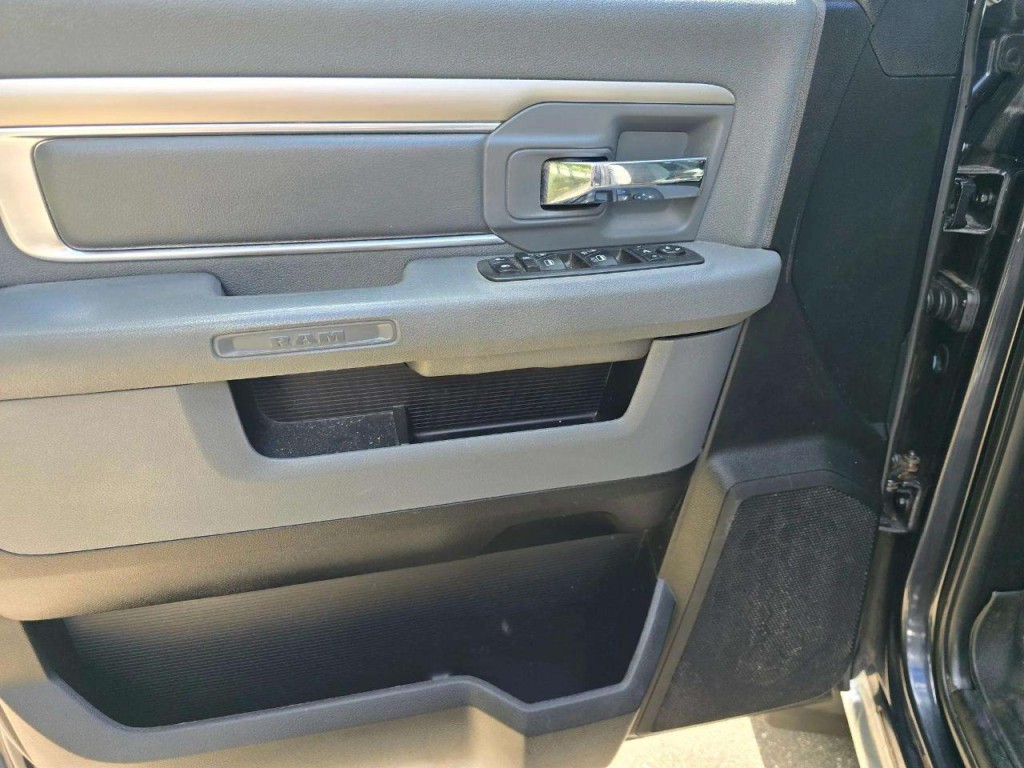 2013 RAM 1500 Image 9