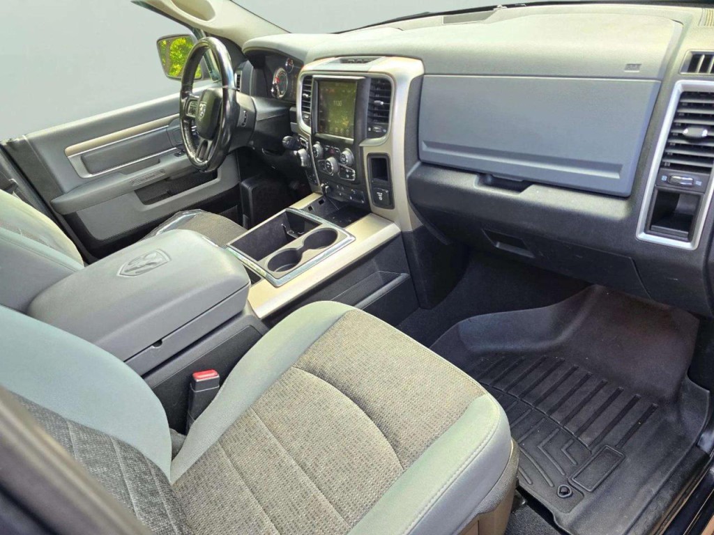 2013 RAM 1500 Image 18