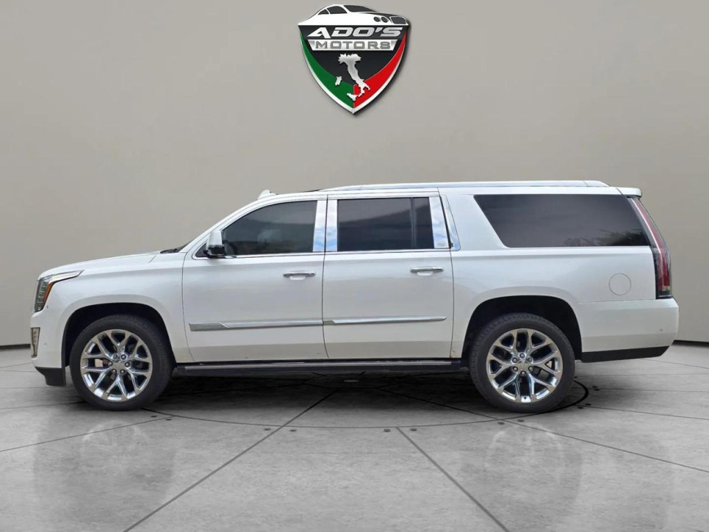 2019 Cadillac Escalade Image 2