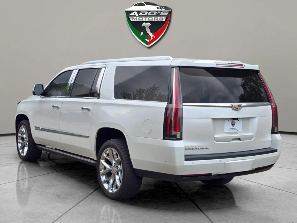 2019 Cadillac Escalade Image 3
