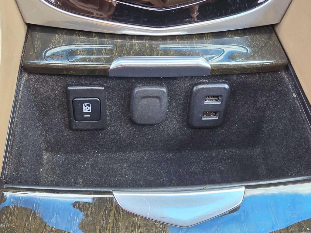 2019 Cadillac Escalade Image 21