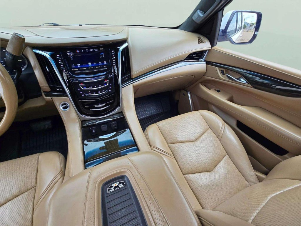 2019 Cadillac Escalade Image 23