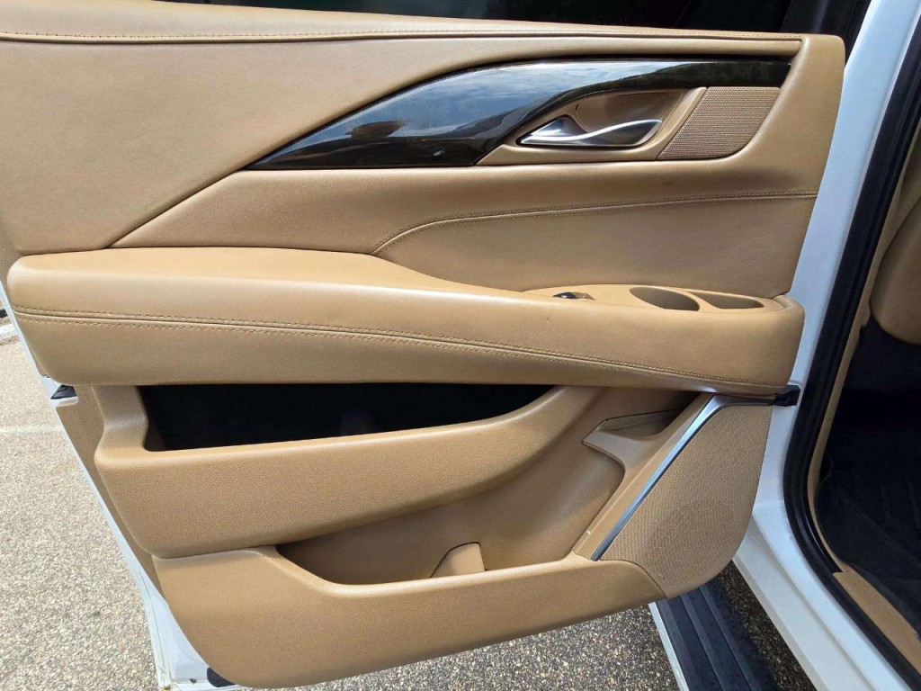 2019 Cadillac Escalade Image 25