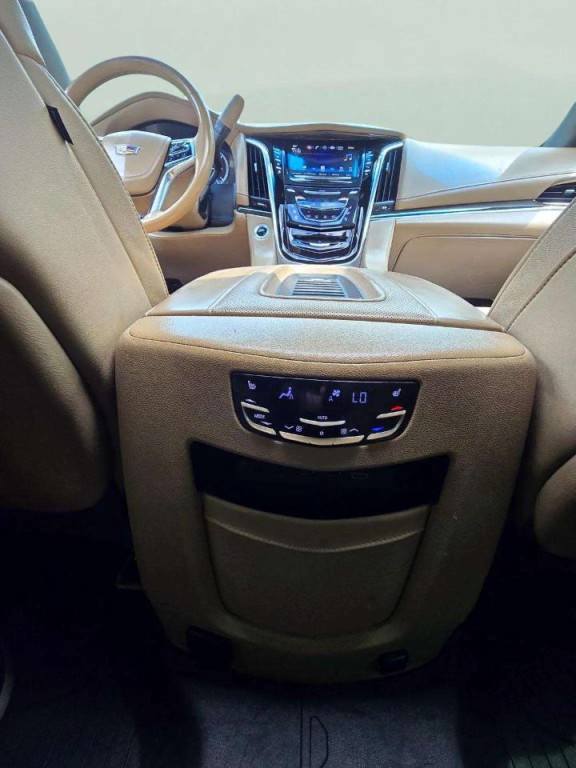 2019 Cadillac Escalade Image 28