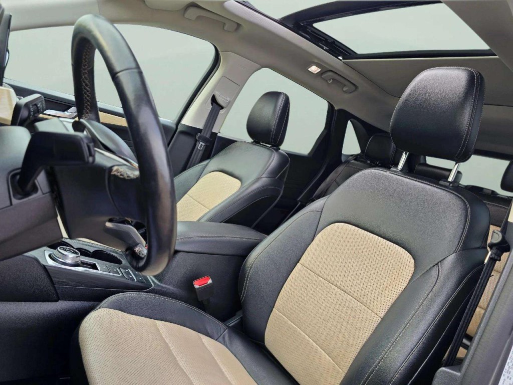 2022 Ford Escape Image 10