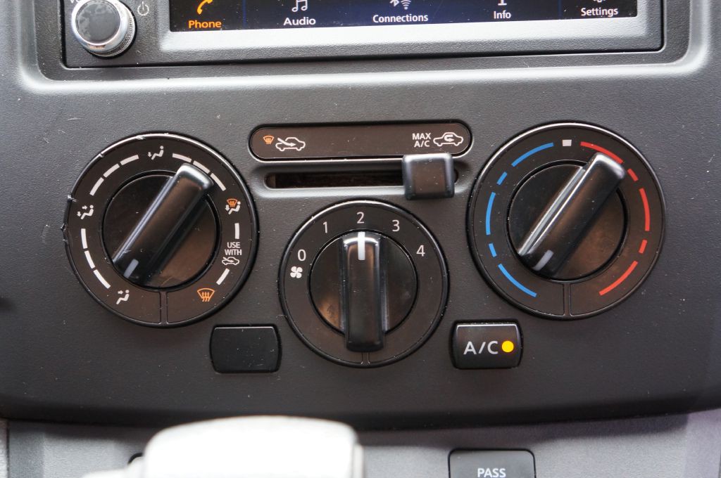 2020 Nissan NV200 Image 37