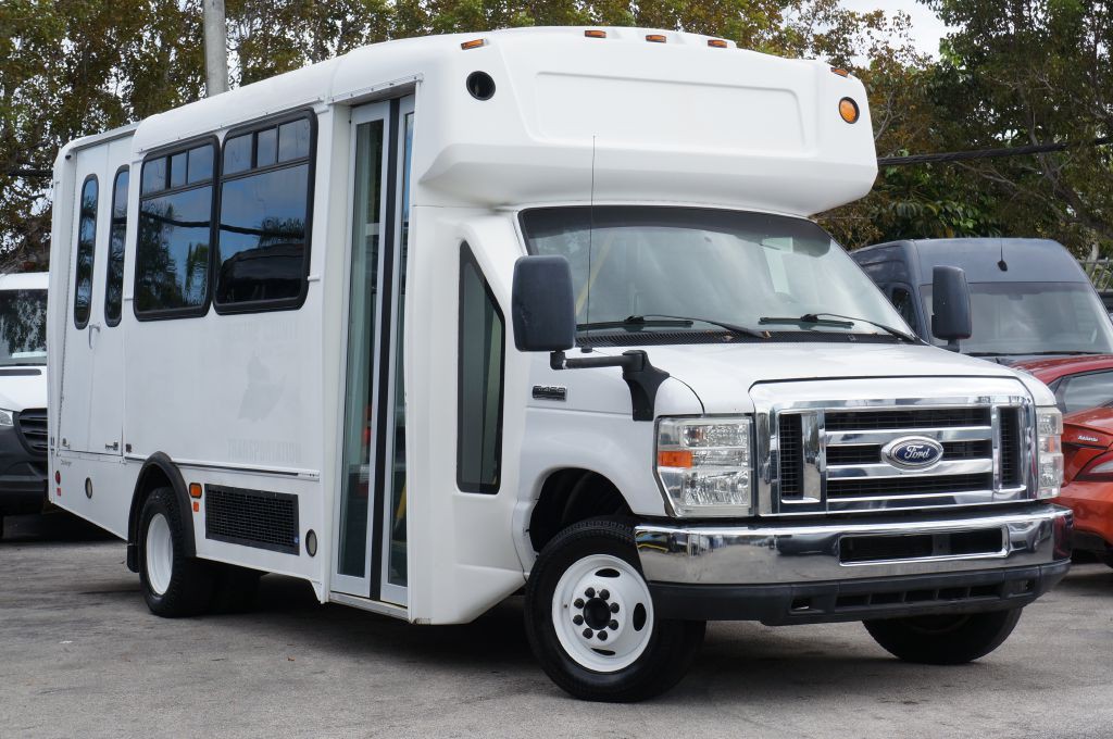 2015 Ford Econoline Image 5