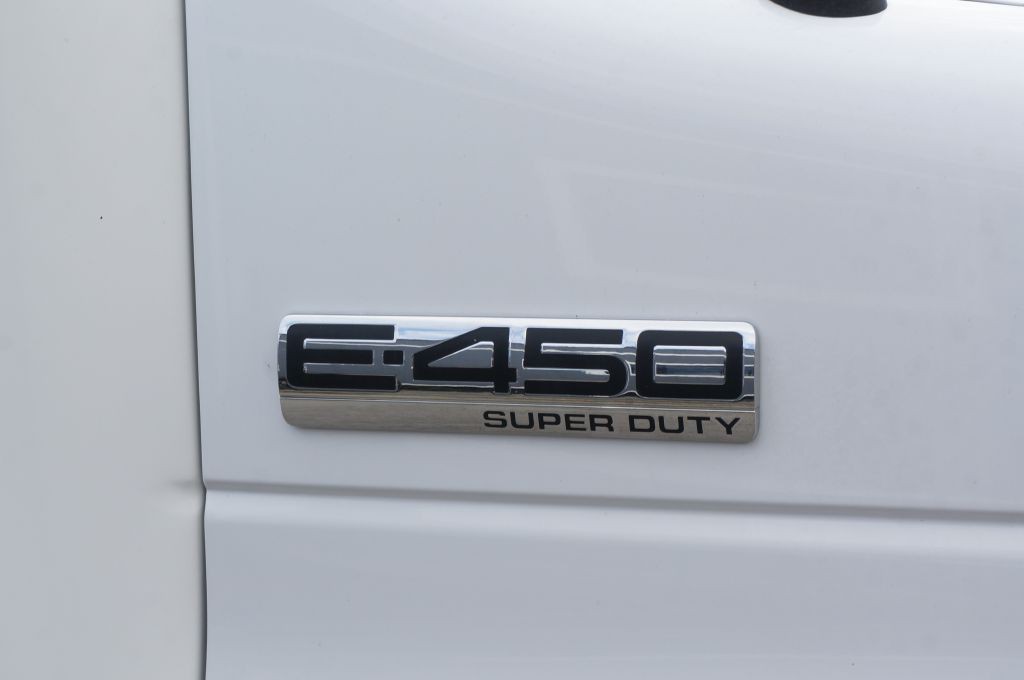 2015 Ford Econoline Image 14