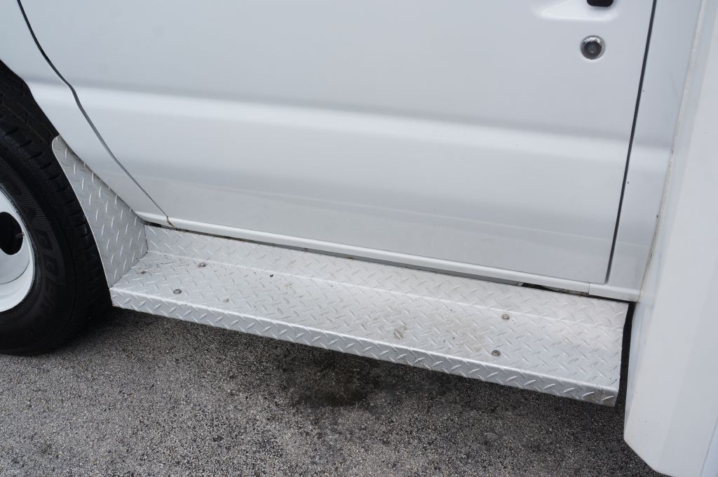 2015 Ford Econoline Image 20