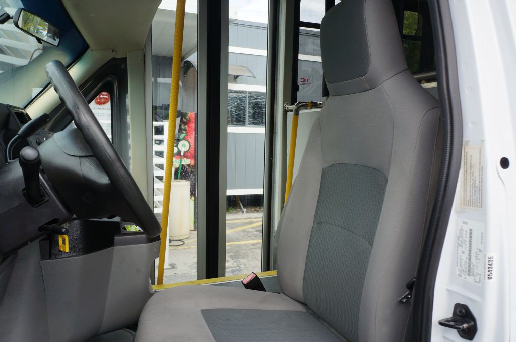 2015 Ford Econoline Image 26