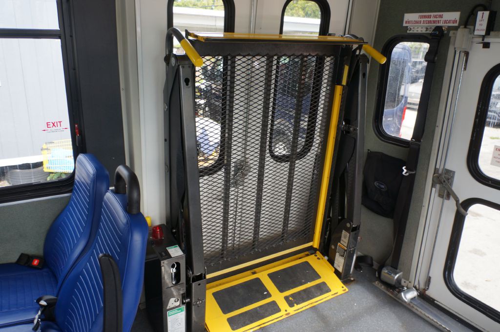 2015 Ford Econoline Image 30