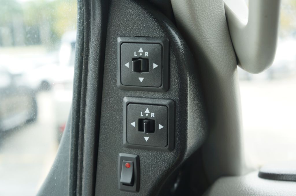 2015 Ford Econoline Image 36