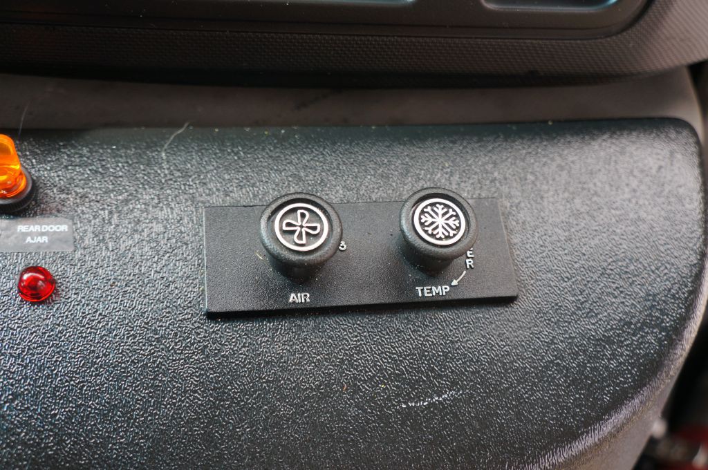 2015 Ford Econoline Image 40