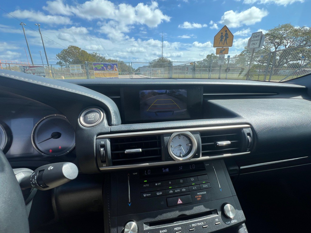 2015 Lexus RC 300 Image 15