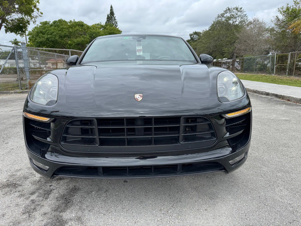 2017 Porsche Macan Image 2