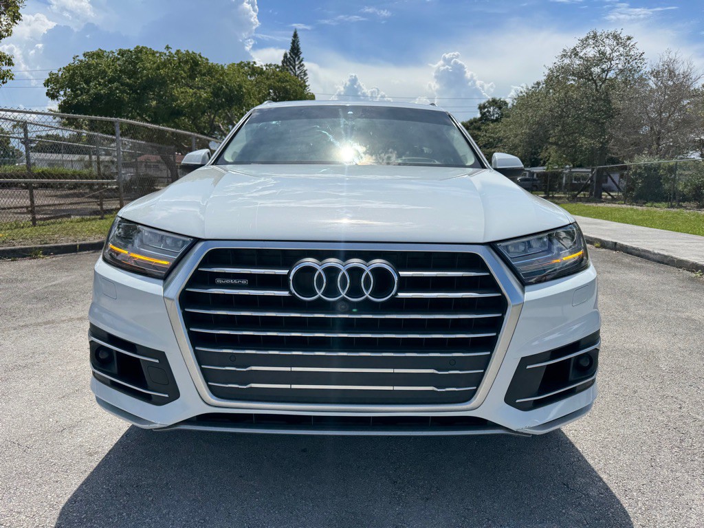 2018 Audi Q7 Image 2