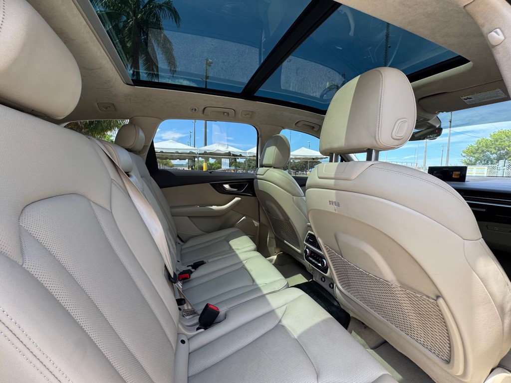 2018 Audi Q7 Image 11
