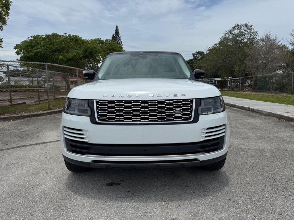 2018 Land Rover Range Rover Image 2