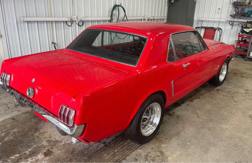 1965 Ford Mustang Image 4