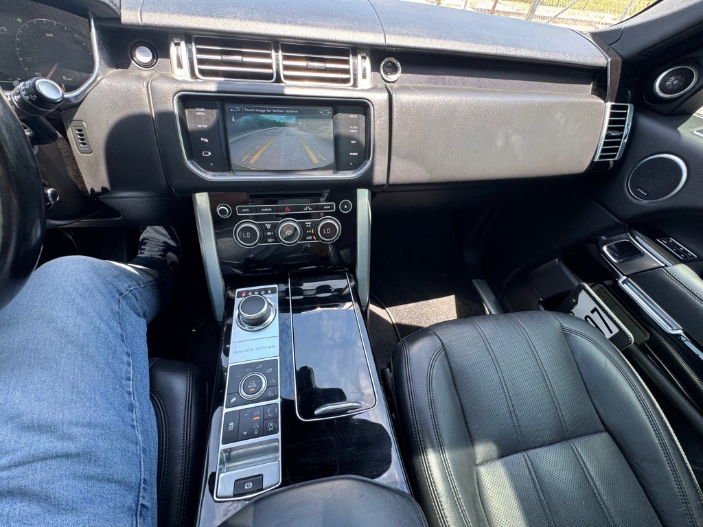2015 Land Rover Range Rover Image 16