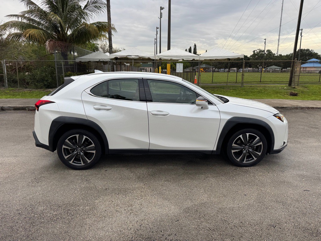 2019 Lexus UX Image 4