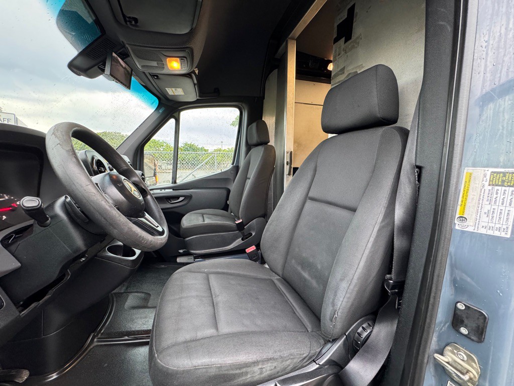2019 Mercedes-Benz Sprinter Image 9