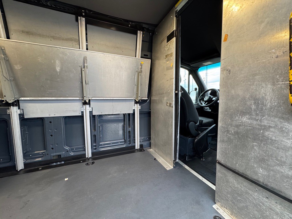 2019 Mercedes-Benz Sprinter Image 11