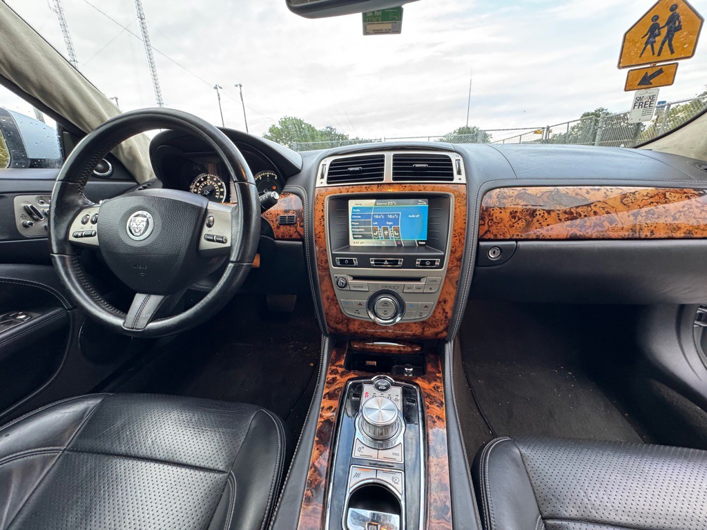 2011 Jaguar XK-Series Image 14