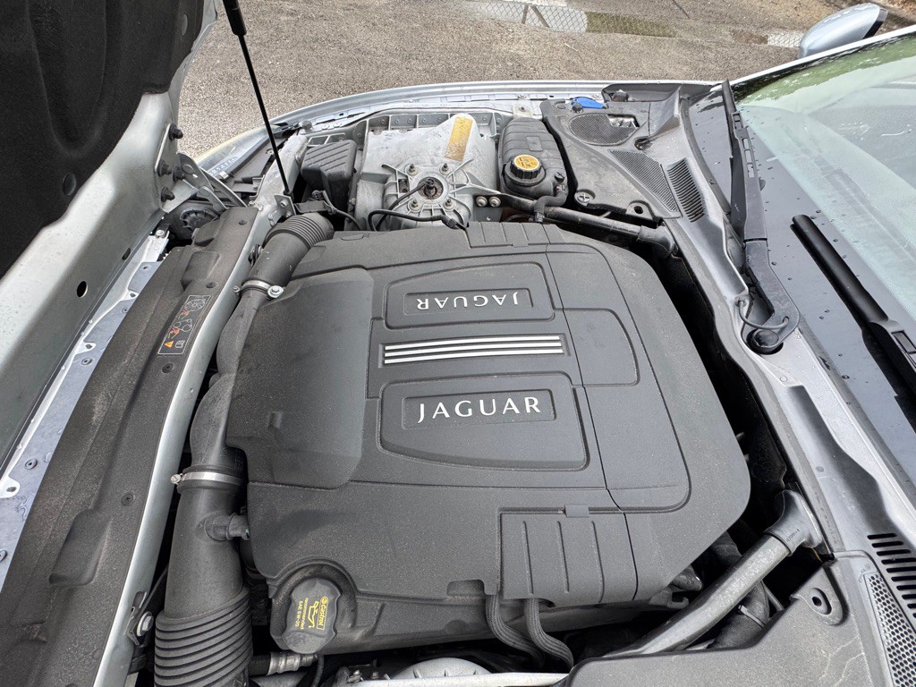 2011 Jaguar XK-Series Image 20
