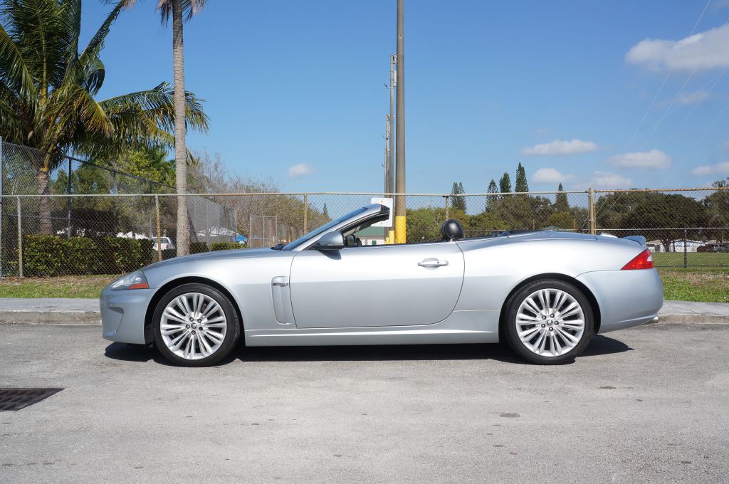 2011 Jaguar XK-Series Image 9