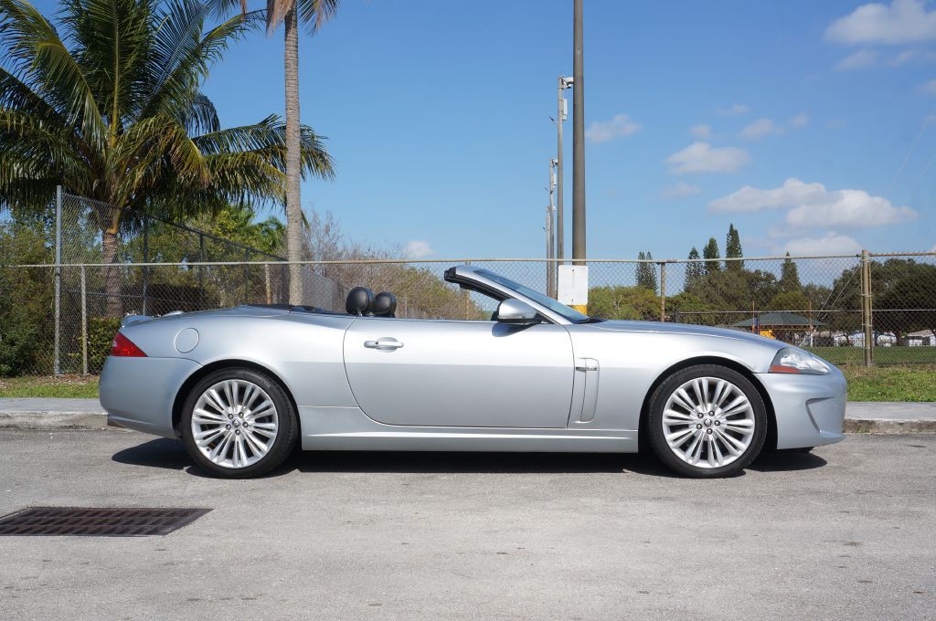 2011 Jaguar XK-Series Image 17