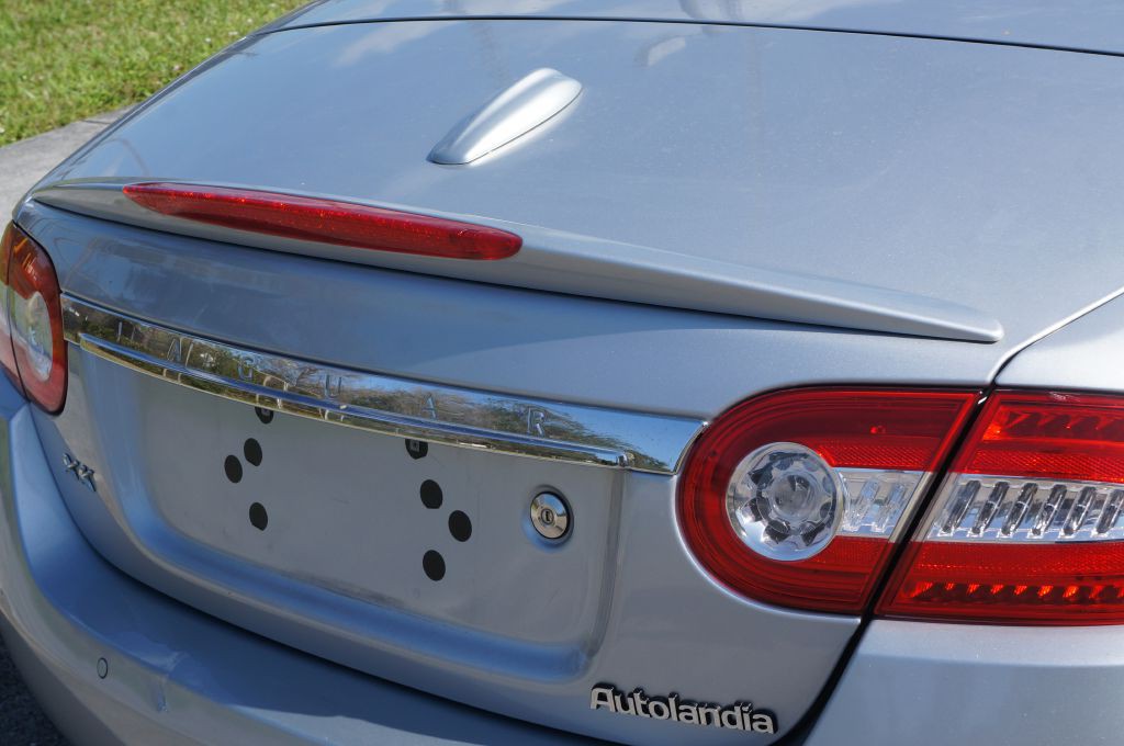 2011 Jaguar XK-Series Image 24