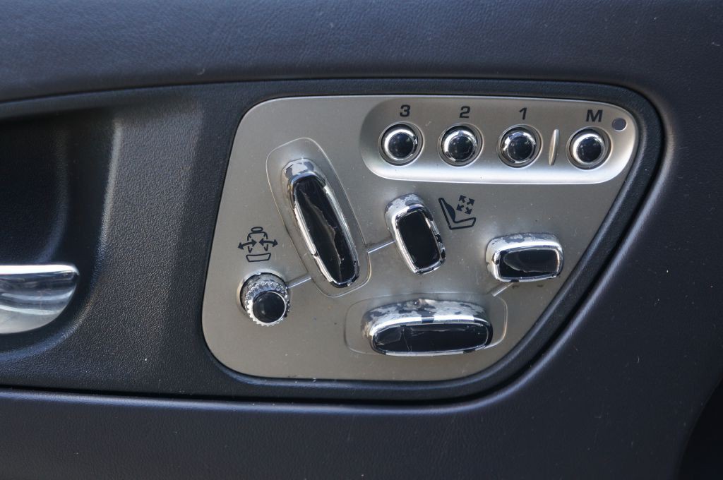 2011 Jaguar XK-Series Image 30