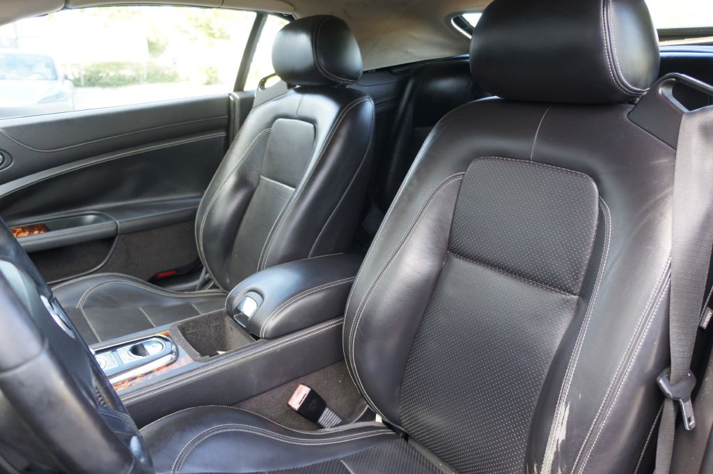 2011 Jaguar XK-Series Image 33