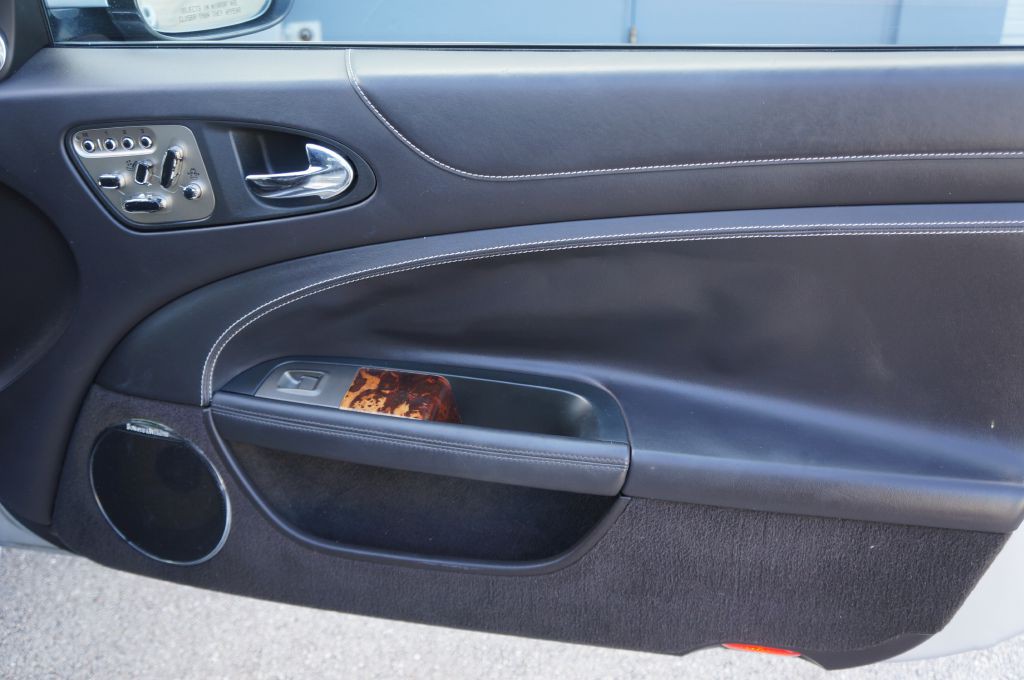 2011 Jaguar XK-Series Image 35