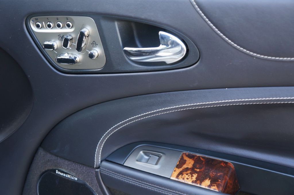 2011 Jaguar XK-Series Image 36