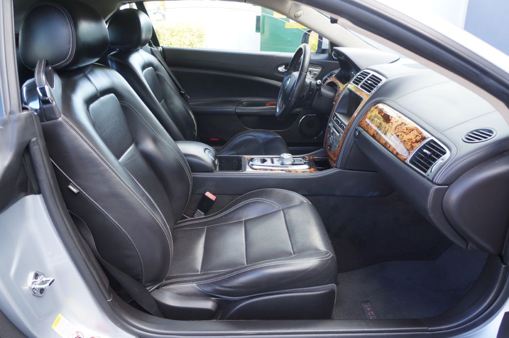 2011 Jaguar XK-Series Image 39