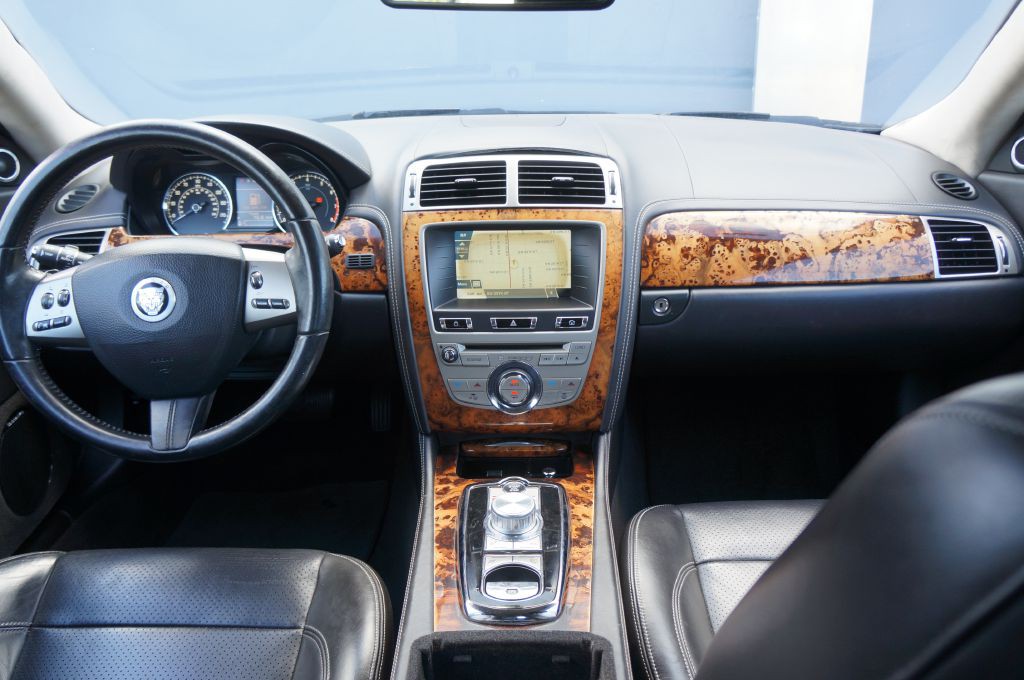 2011 Jaguar XK-Series Image 41