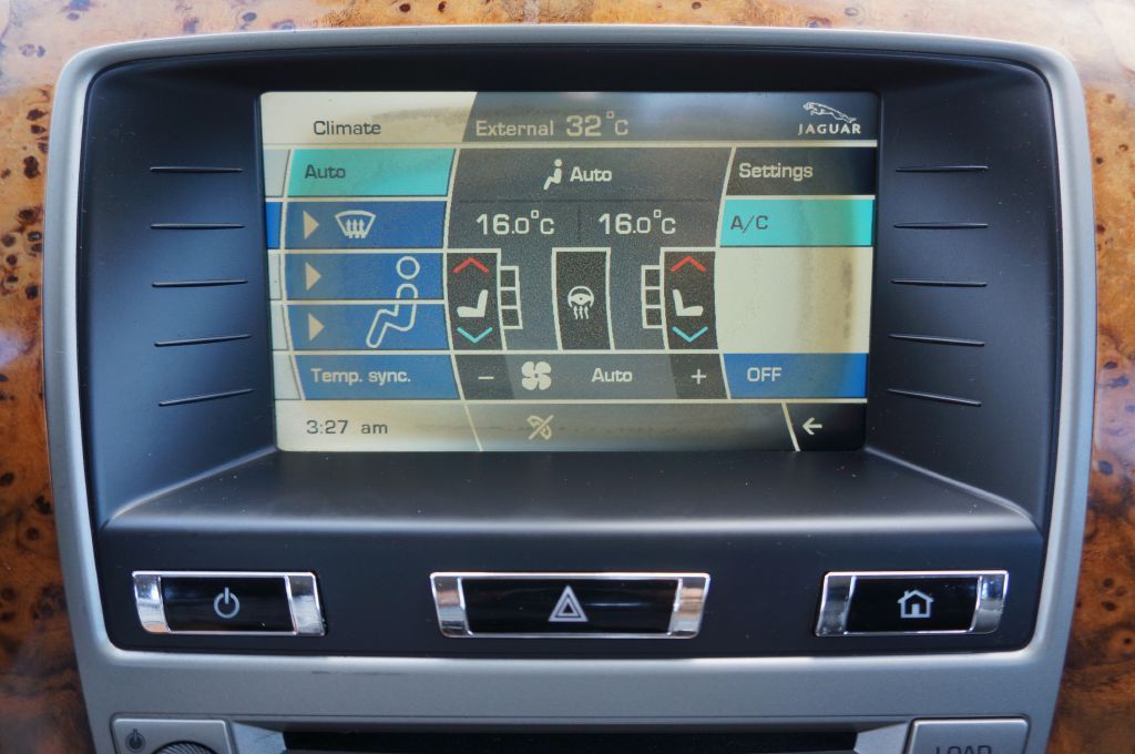 2011 Jaguar XK-Series Image 48