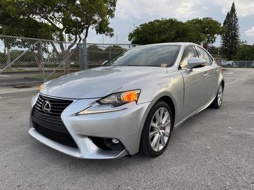 2016 Lexus IS 200t Image 1