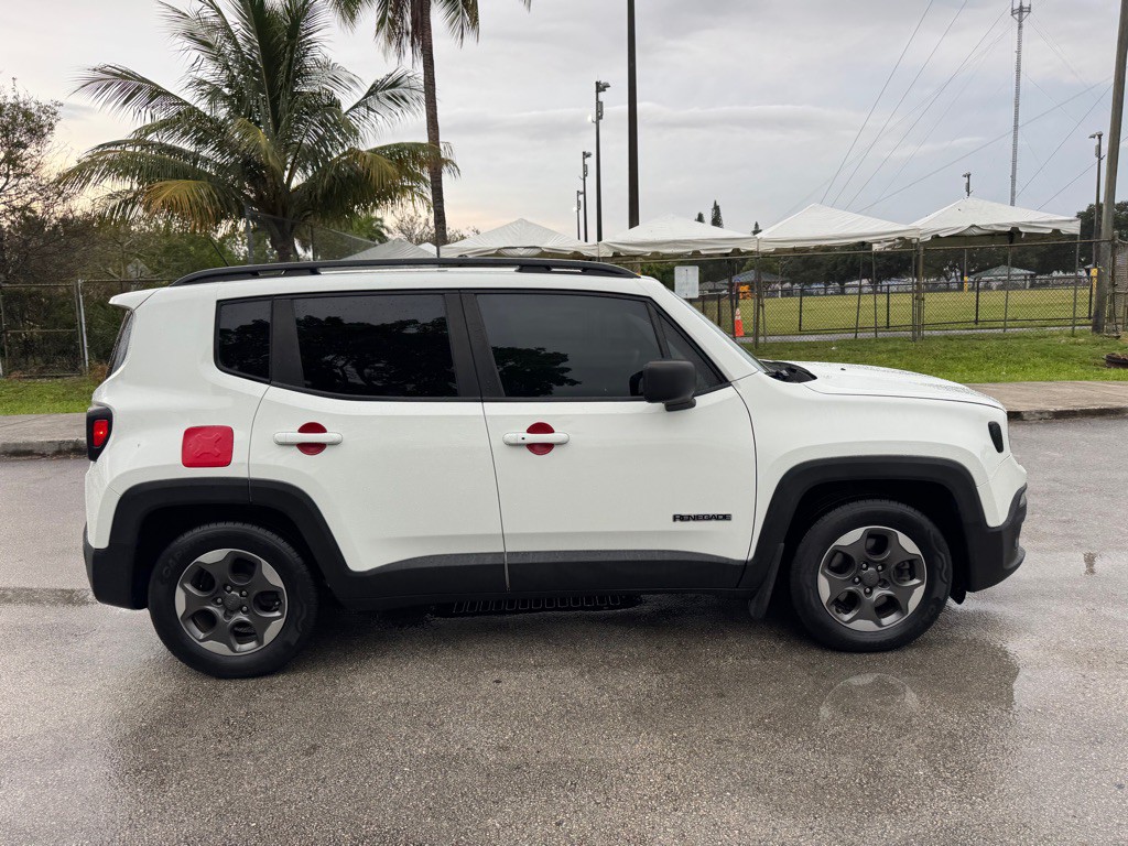 2017 Jeep Renegade Image 3