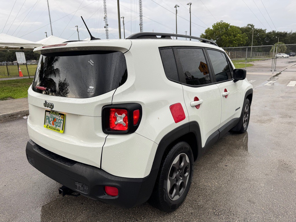 2017 Jeep Renegade Image 5