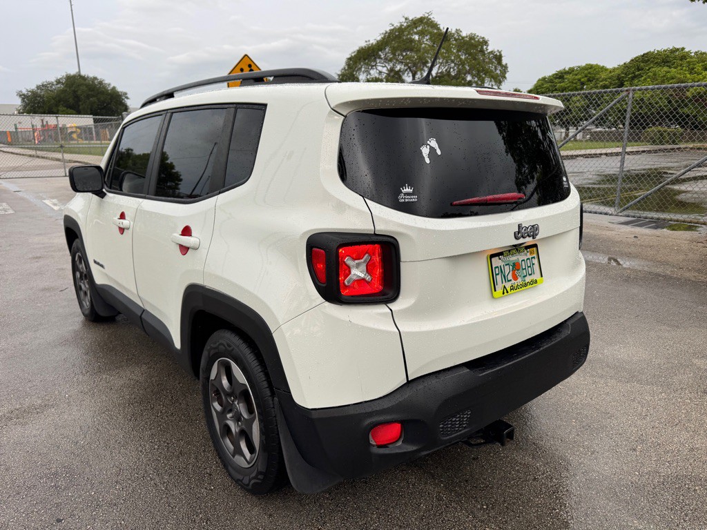 2017 Jeep Renegade Image 9
