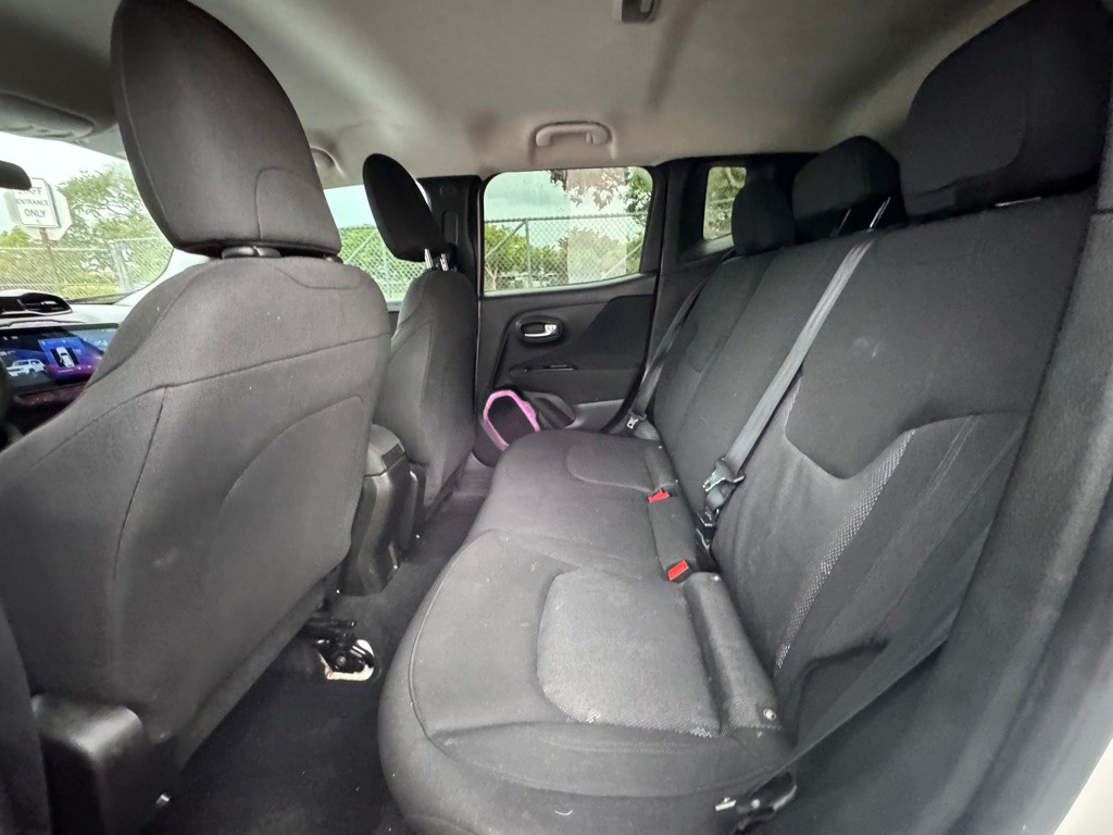 2017 Jeep Renegade Image 12