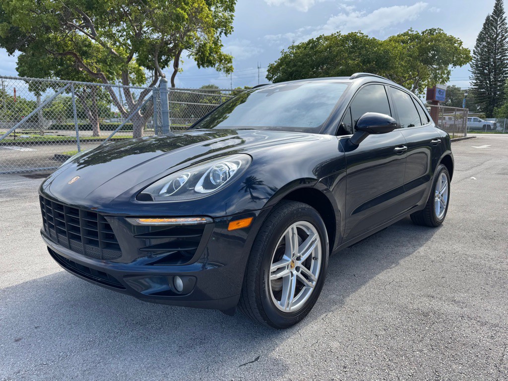 2018 Porsche Macan Image 1