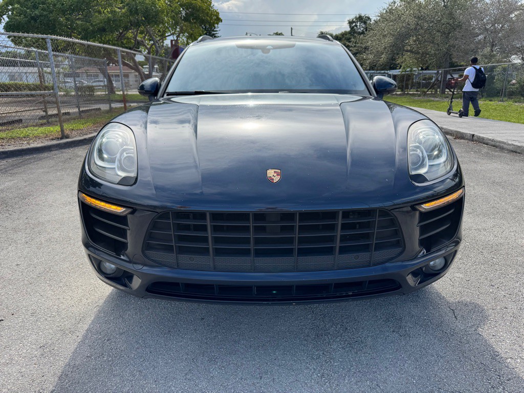 2018 Porsche Macan Image 2