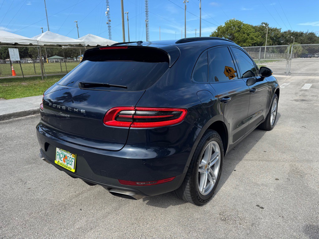 2018 Porsche Macan Image 5