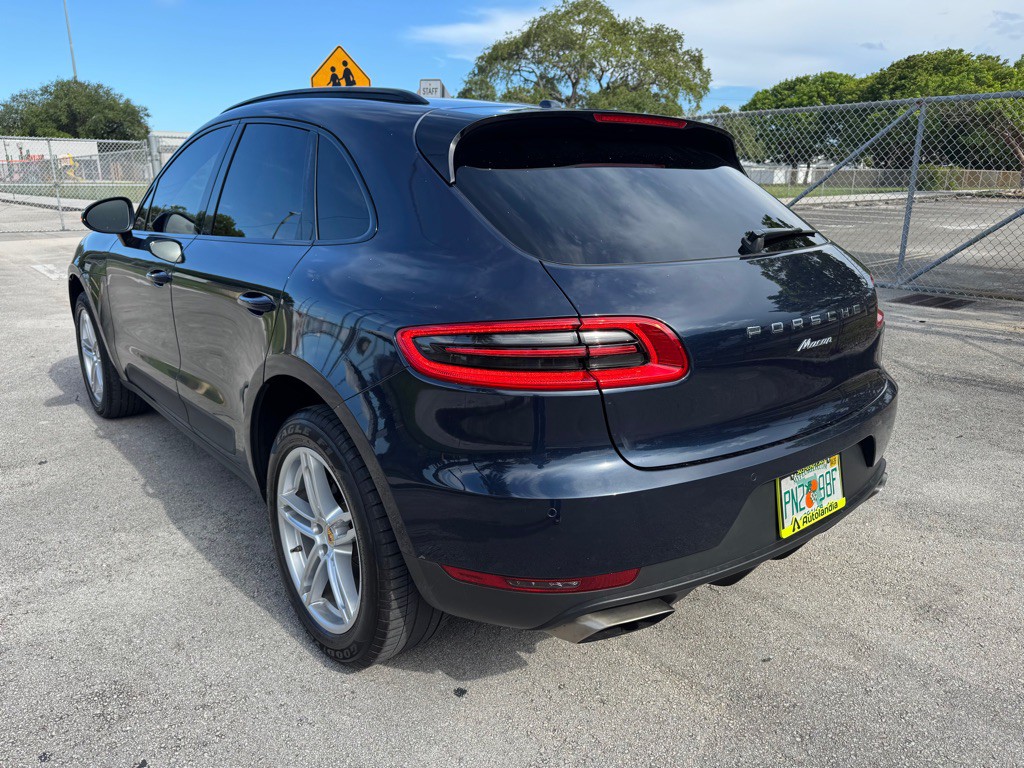 2018 Porsche Macan Image 7