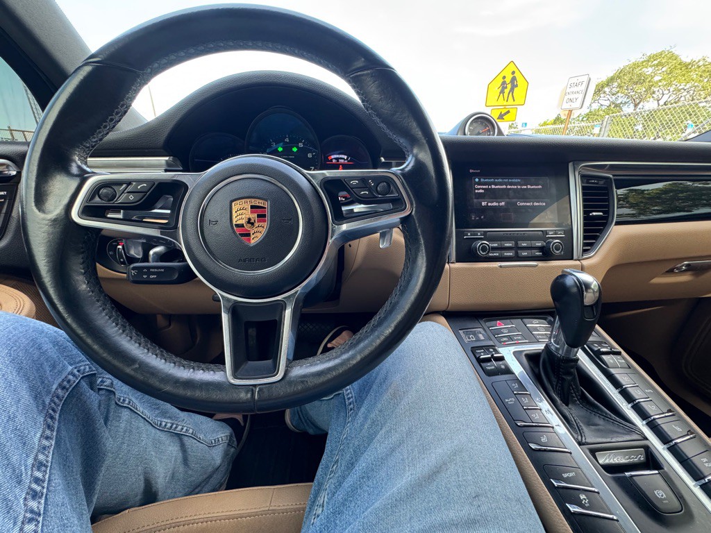 2018 Porsche Macan Image 14